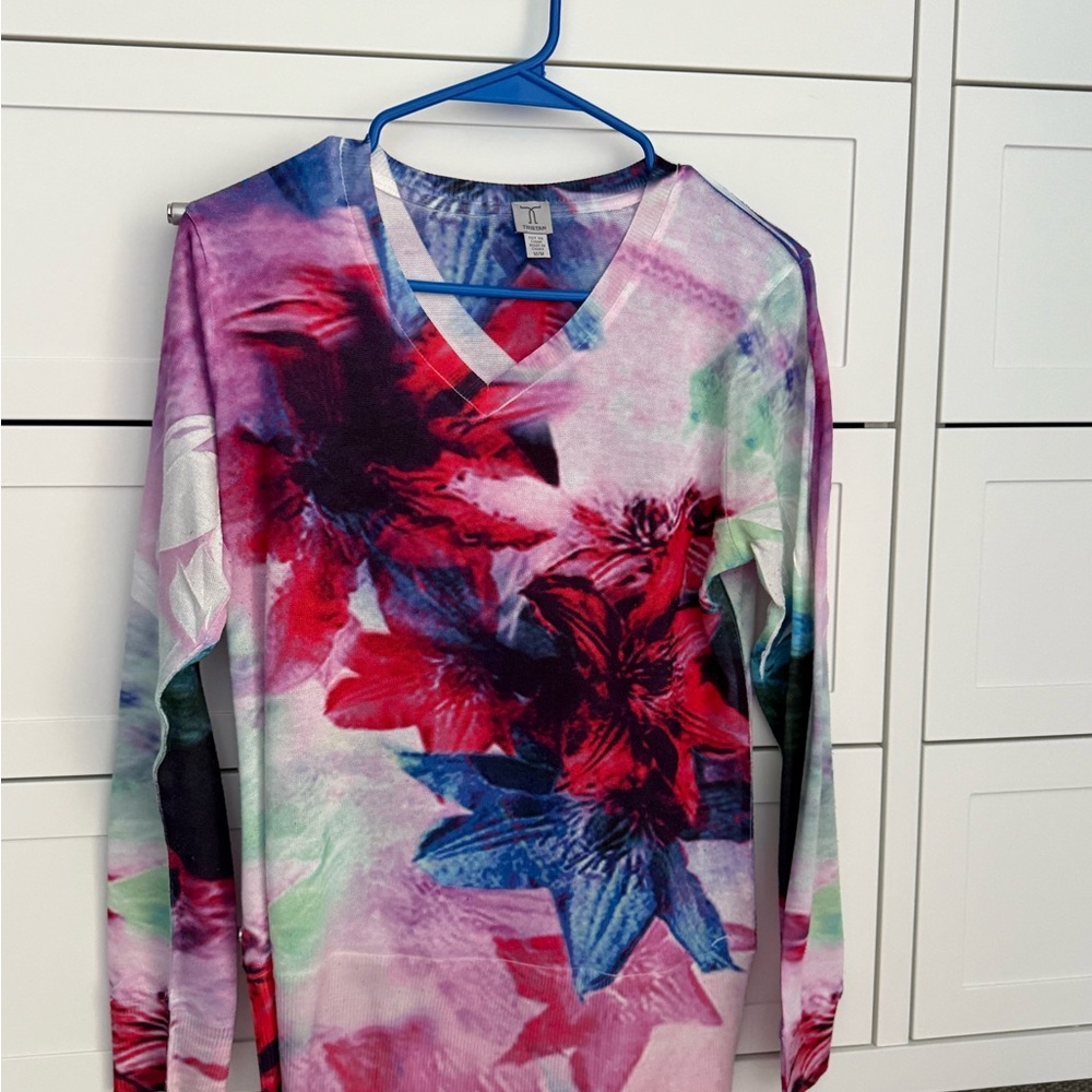 Artistic Floral Print V-Neck Long Sleeve Top